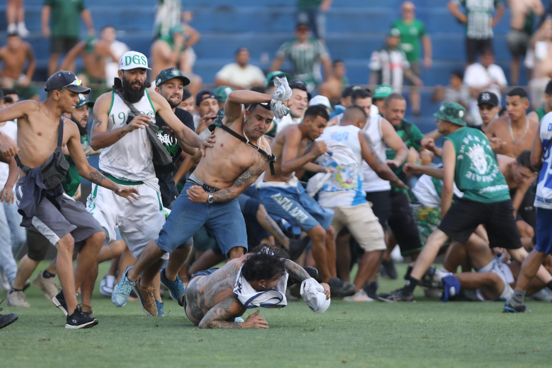 بالفيديو: مجزرة في الدوري البرازيلي بمشاركة سليماني!
