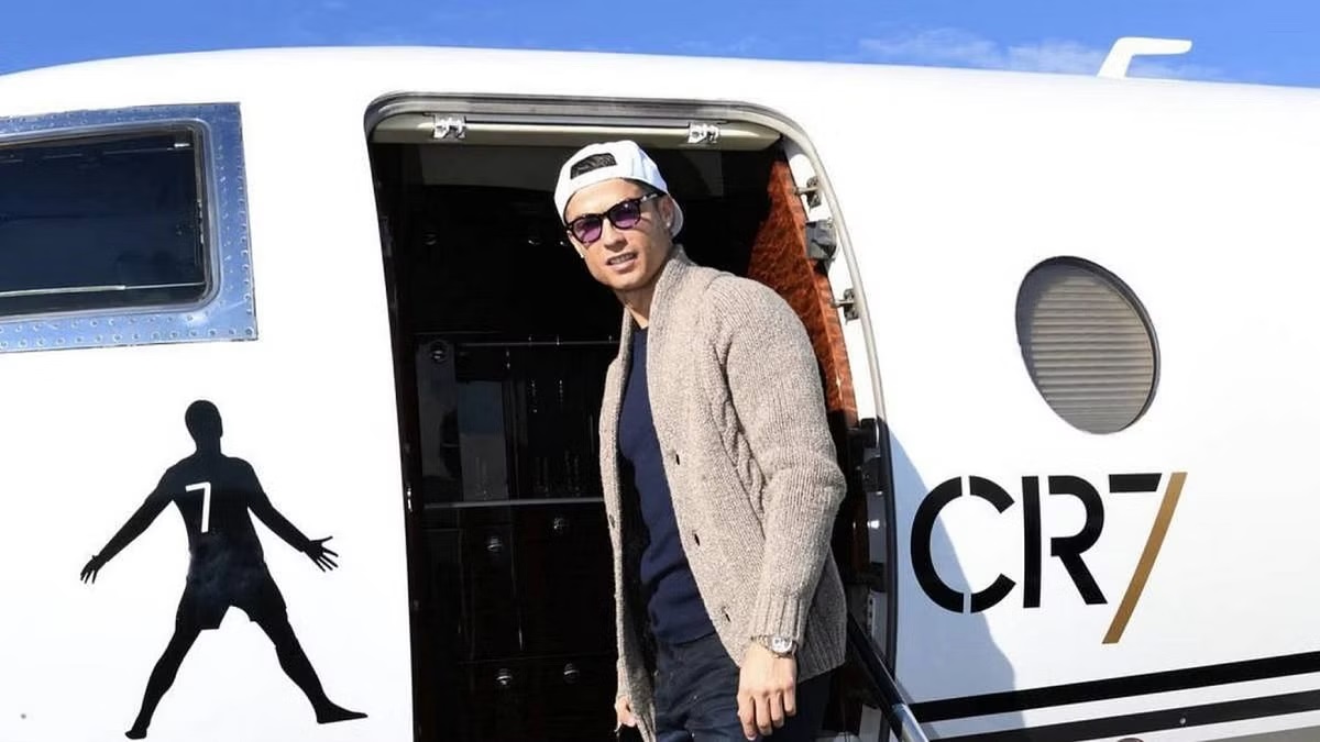 Ronaldo sells his private jet!