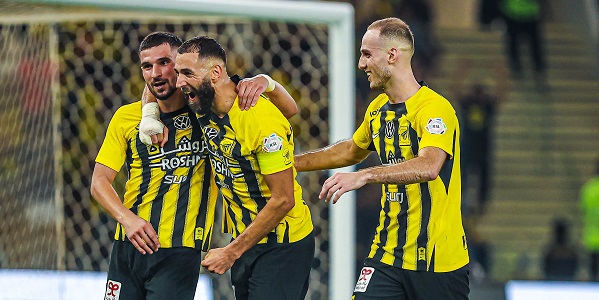 الاتحاد يطلب حكامًا أجانب في دوري روشن 