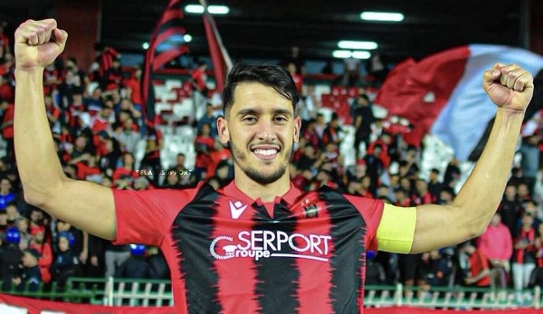 الأهلي يسعى لتعزيز دفاعه بضم بلعيد