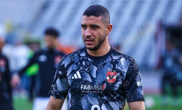 نجم الأهلي السابق: ربيعة وقع لبيراميدز