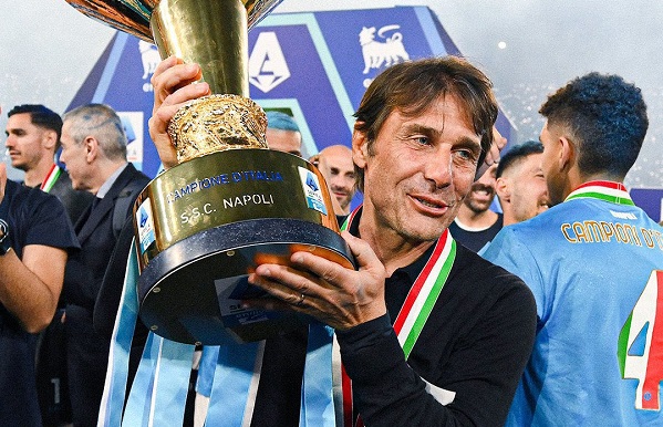 Napoli prepares Conte's replacement