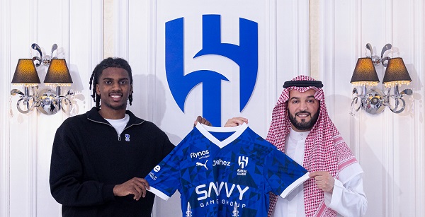 لاعب الأهلي ثاني صفقات الهلال الصيفية