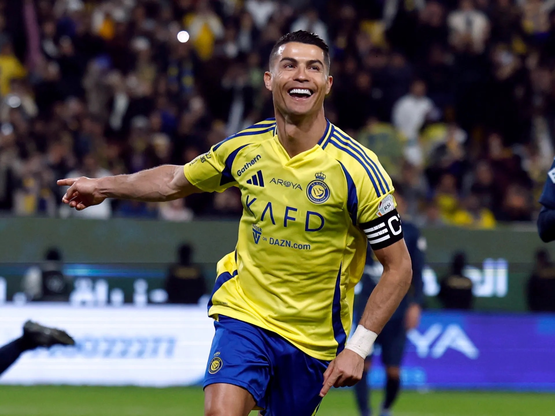 Al Hilal besieges Ronaldo with an offer that cannot be refused!