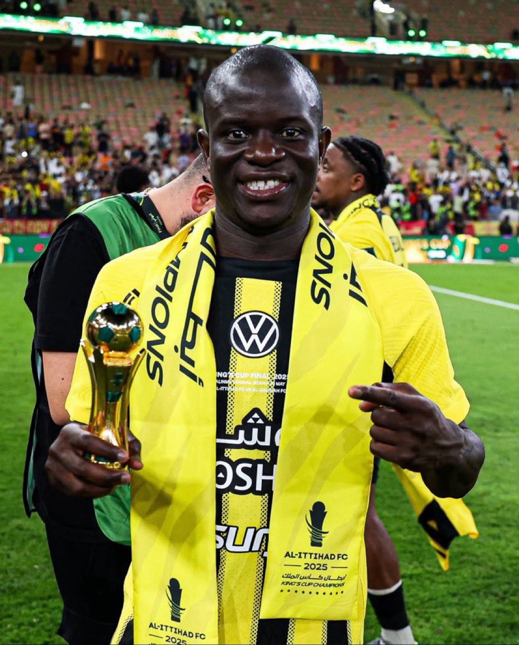 الاتحاد يرد على الهلال بشأن صفقة كانتي!