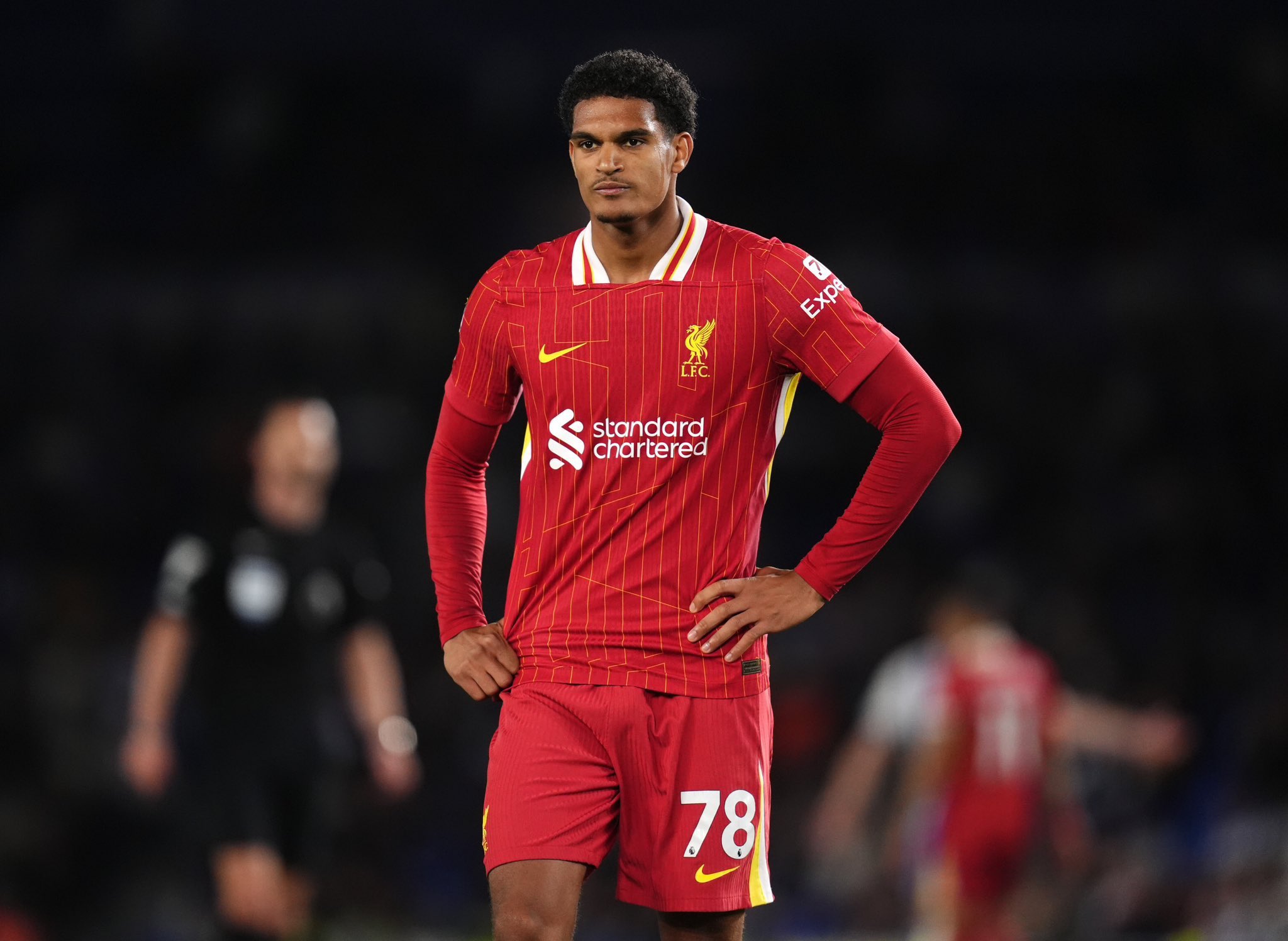 باير ليفركوزن يغازل مدافع ليفربول