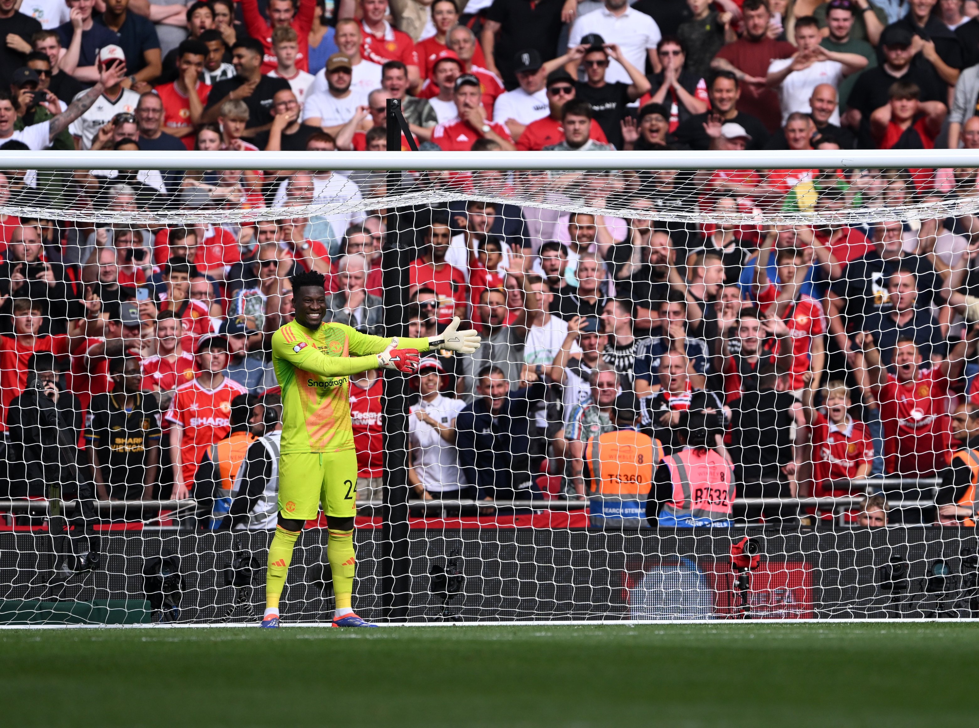 Manchester United decides Onana's future and identifies his replacement