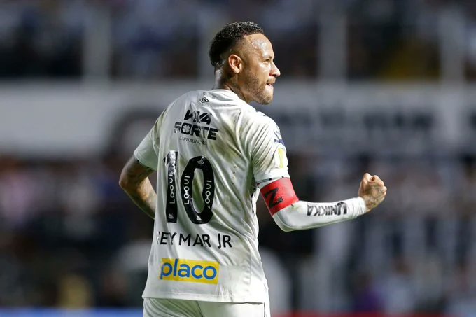 Neymar decides his future with Santos