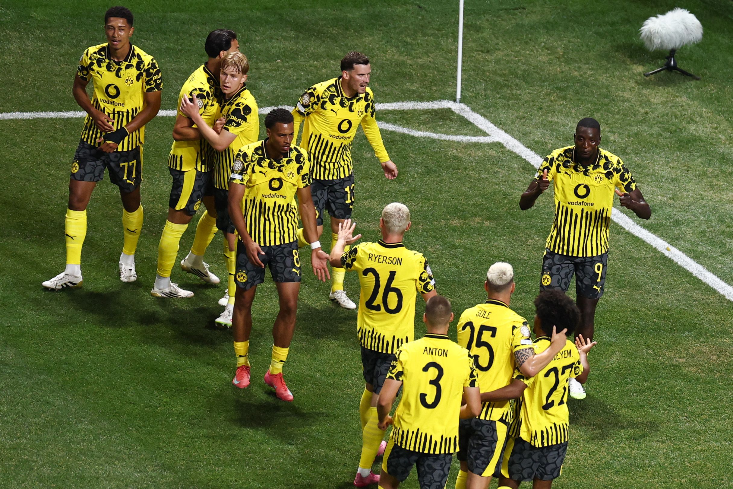 دورتموند يصطدم بالريال في ربع نهائي المونديال