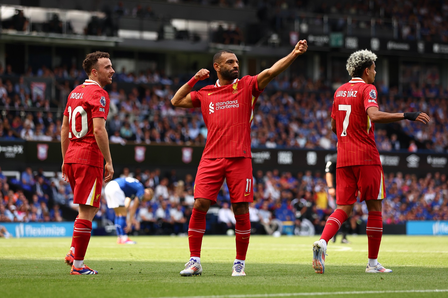 لماذا غاب محمد صلاح عن جنازة جوتا؟