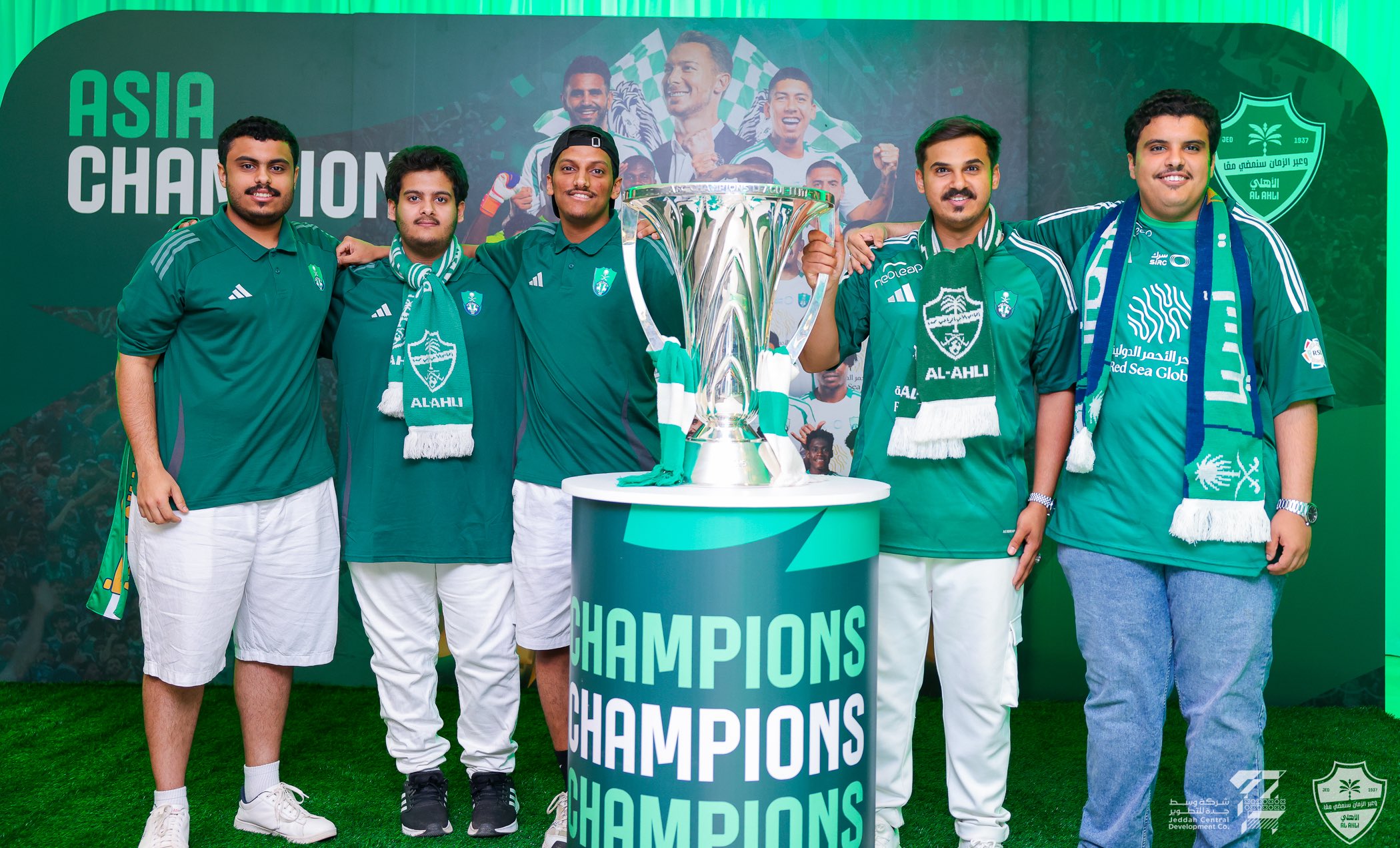 متحف الأهلي يعرض كأس النخبة