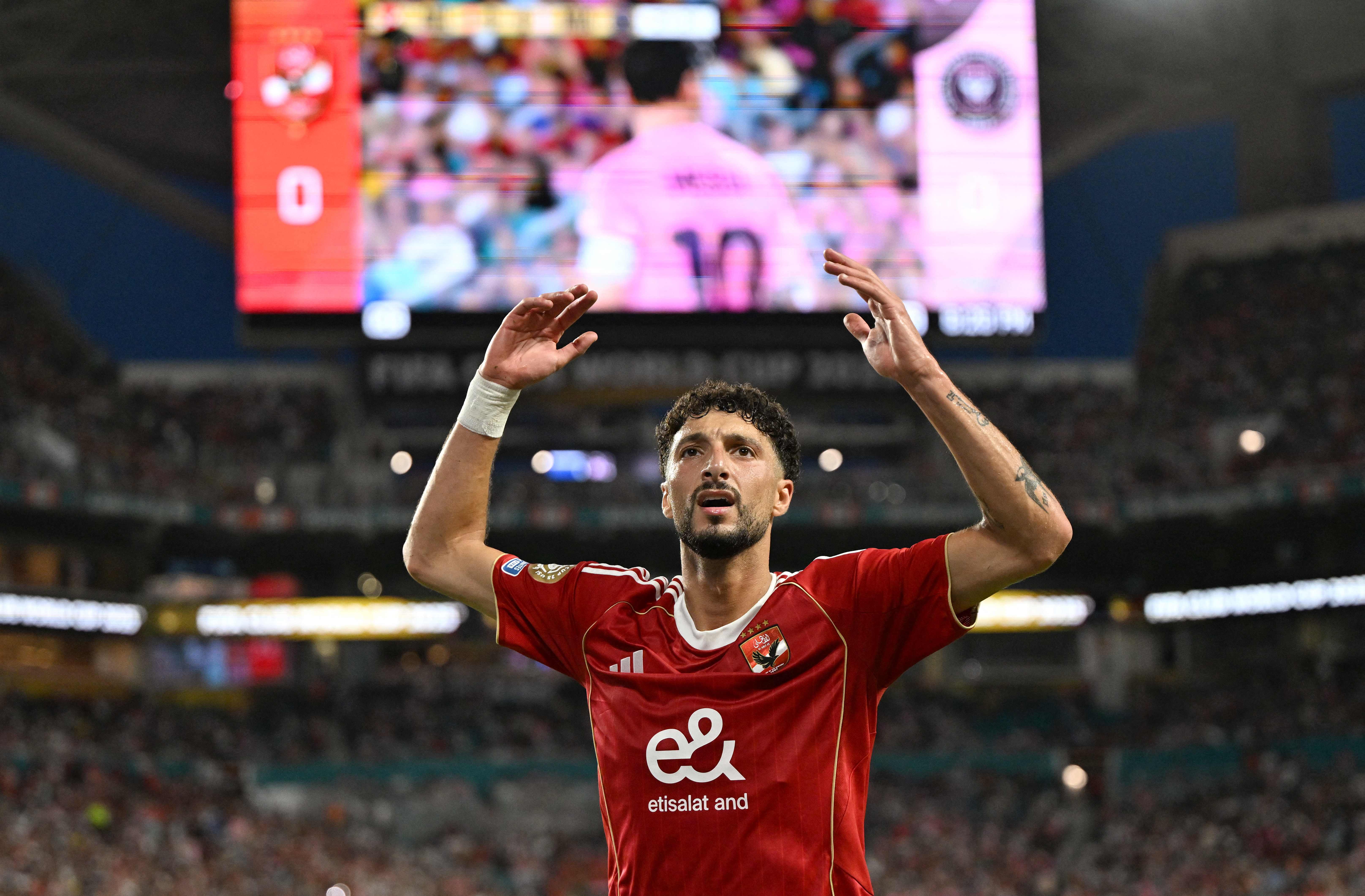 الأهلي يبيع أبوعلي إلى كولومبوس الأمريكي 