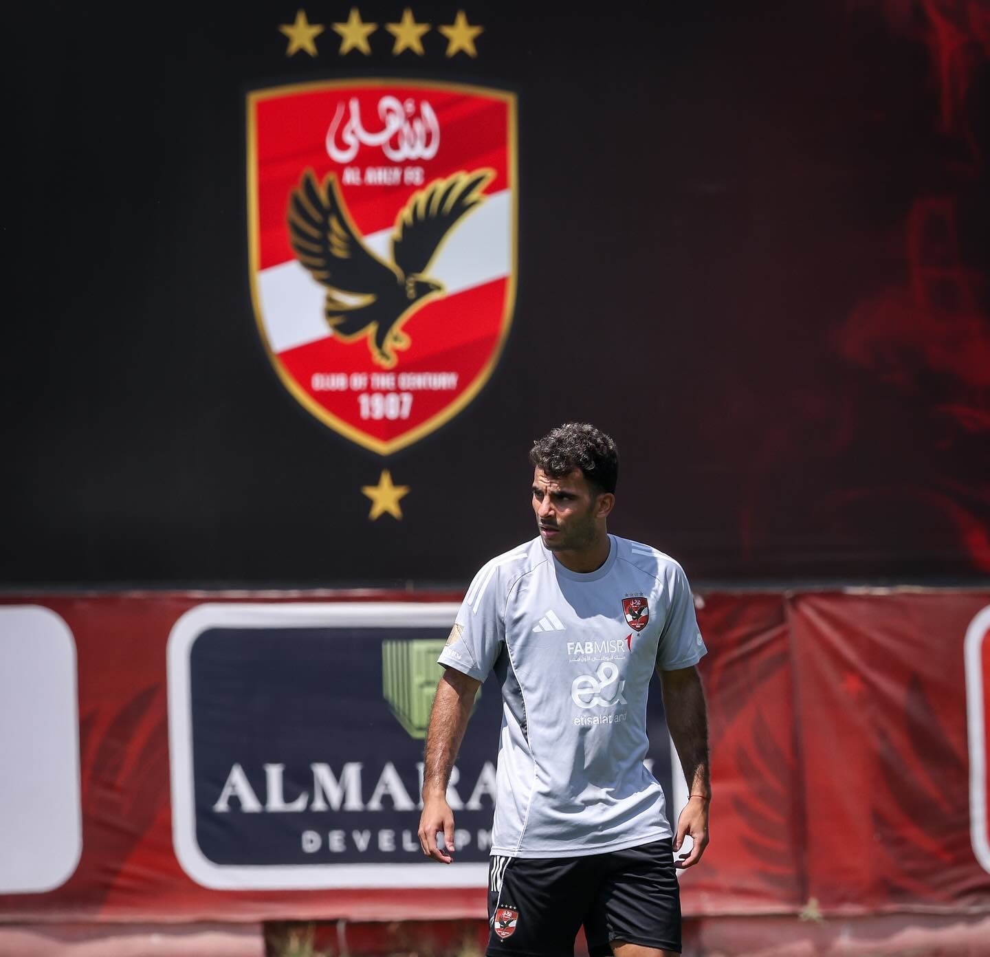 ردًا على جماهير الزمالك.. والد زيزو يفجر مفاجأة!