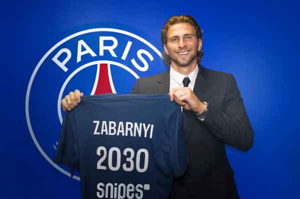 Paris Saint-Germain signs Bournemouth defender until 2030