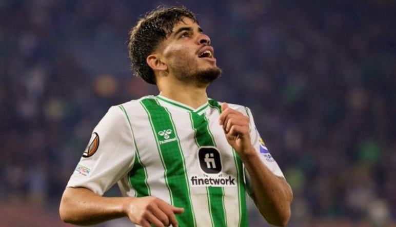 روما يكثف مفاوضاته لضم نجم المغرب