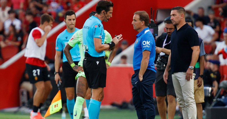 A refereeing scandal in the Barcelona-Mallorca match