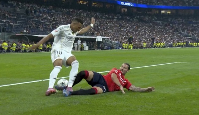 Osasuna coach attacks refereeing over Mbappé
