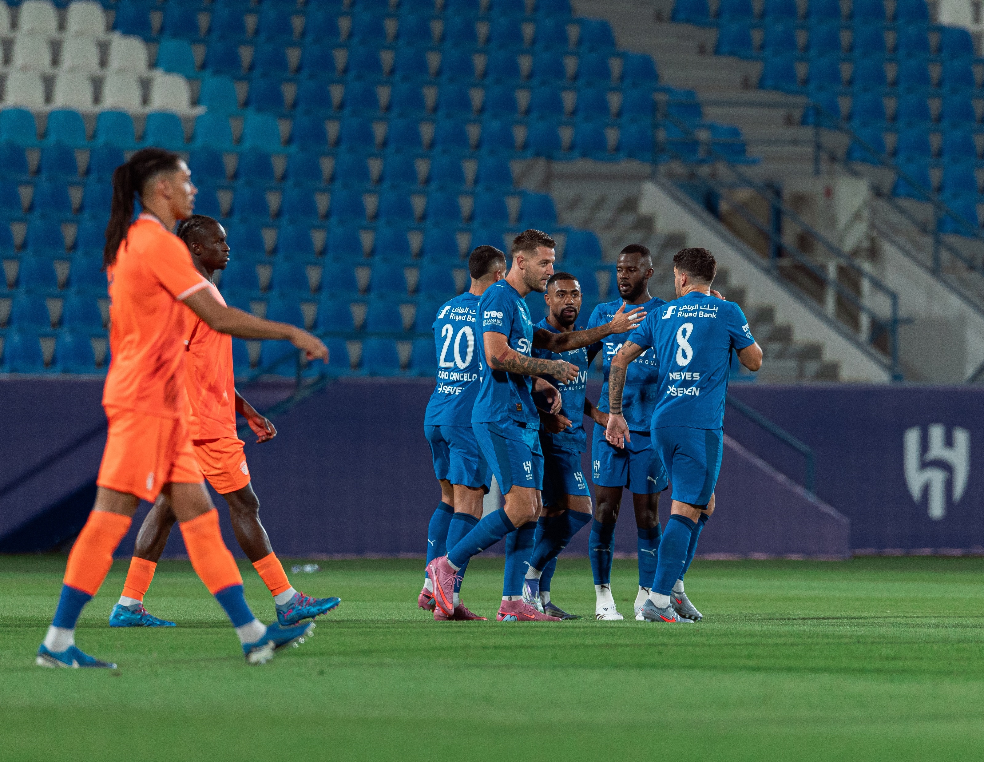 الهلال يختتم ودياته بالفوز على الفيحاء