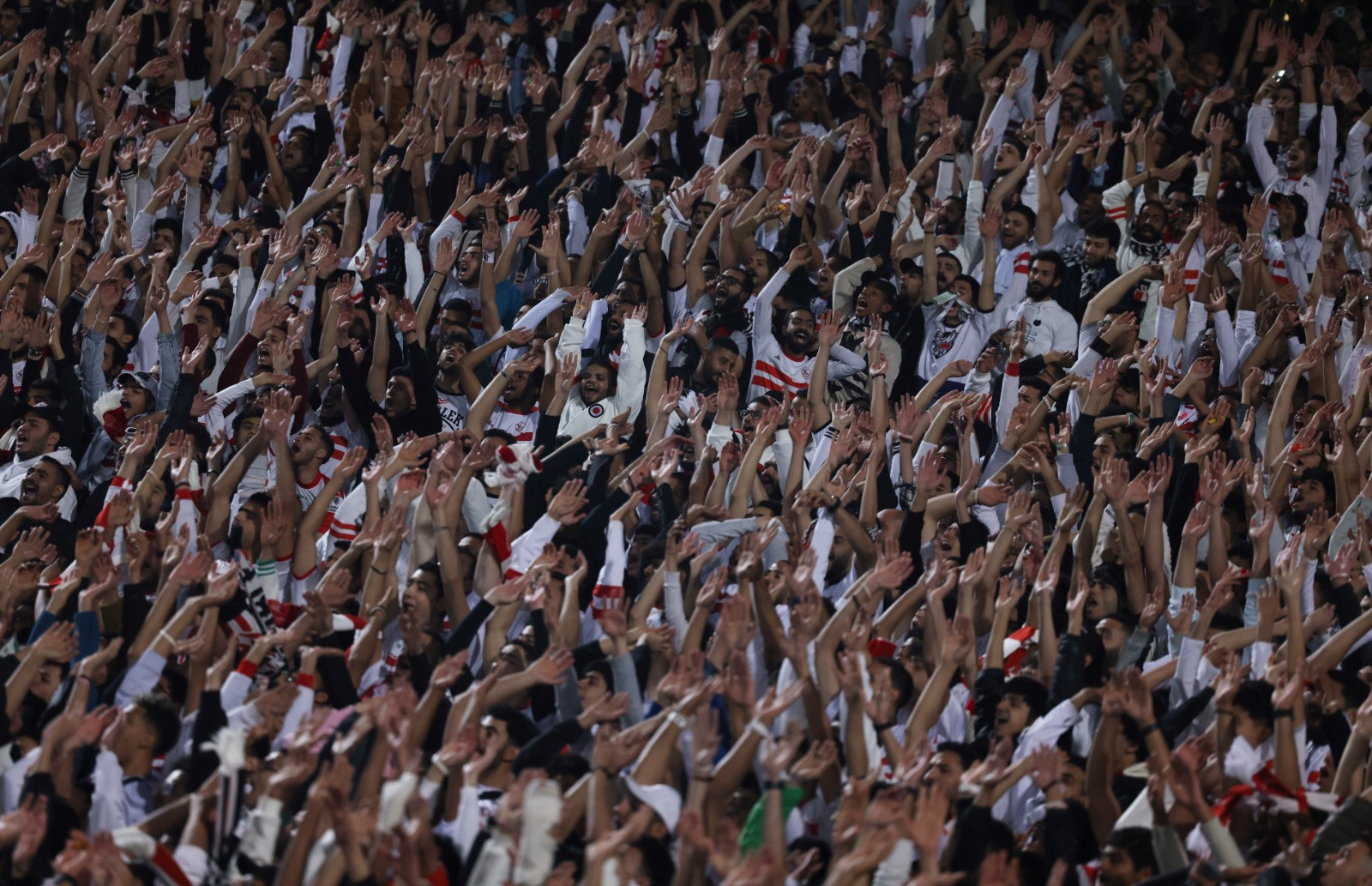 الزمالك يدافع عن جماهيره!