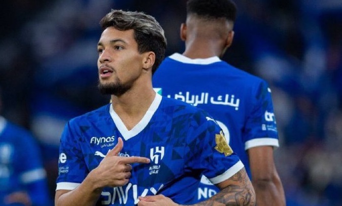 الهلال يحسم موقفه من عرض سيسكا لضم ليوناردو