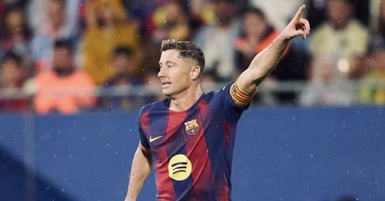 Barcelona settles on Lewandowski's successor