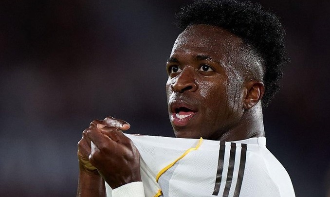 Vinicius scores and dedicates his goal to the Real Madrid legend