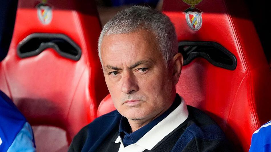 Mourinho seeks to solve the problem against Chelsea