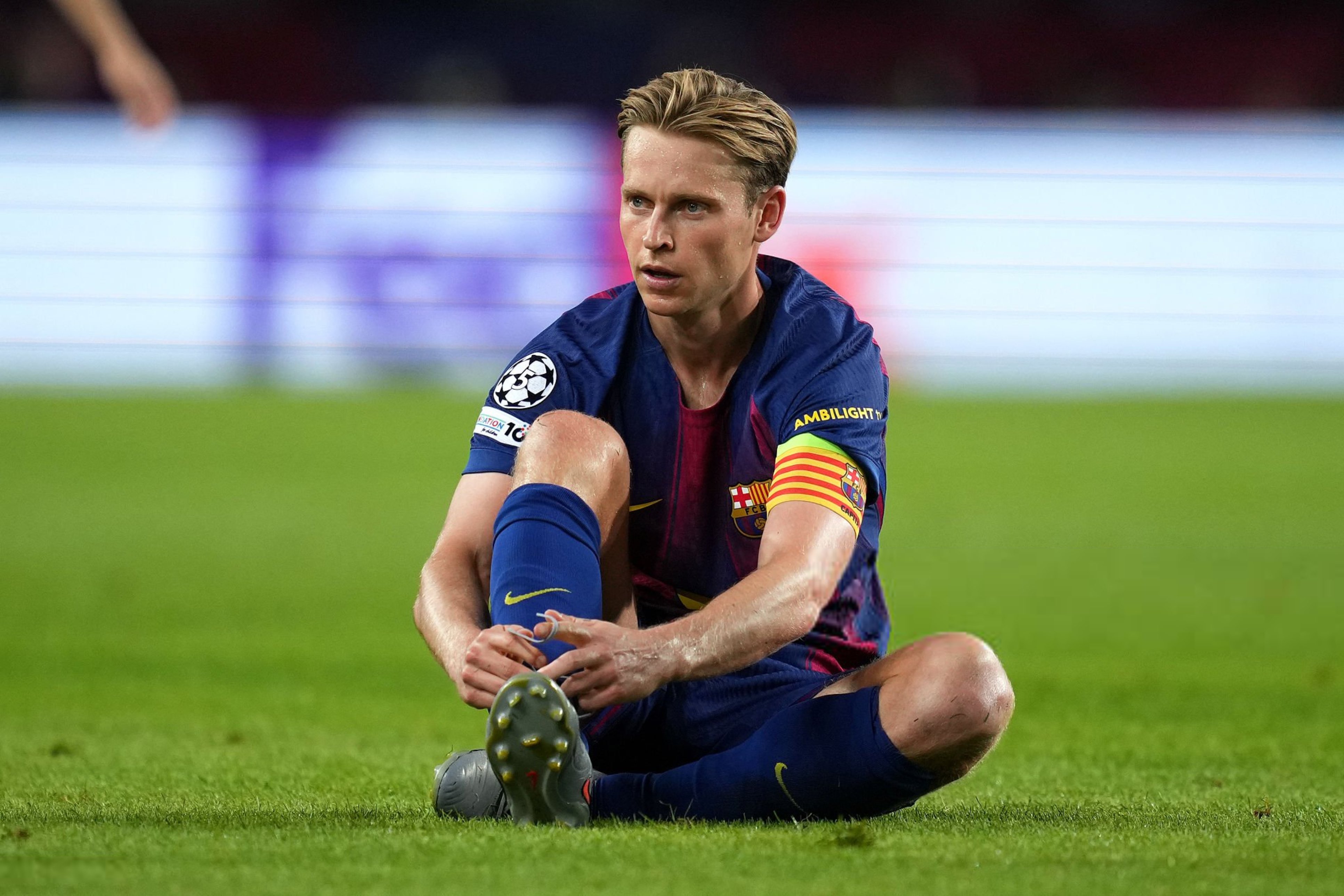 برشلونة يحسم ملف تجديد عقد دي يونج