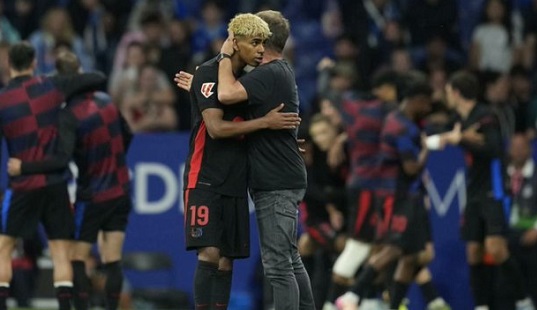 خلاف فليك ويامال يعكر أجواء برشلونة
