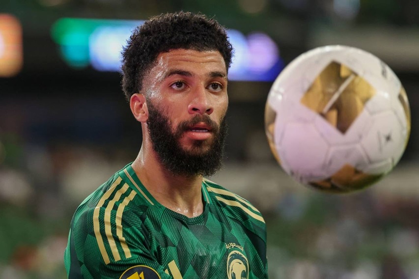 نقل لاعب منتخب السعودية إلى المستشفى