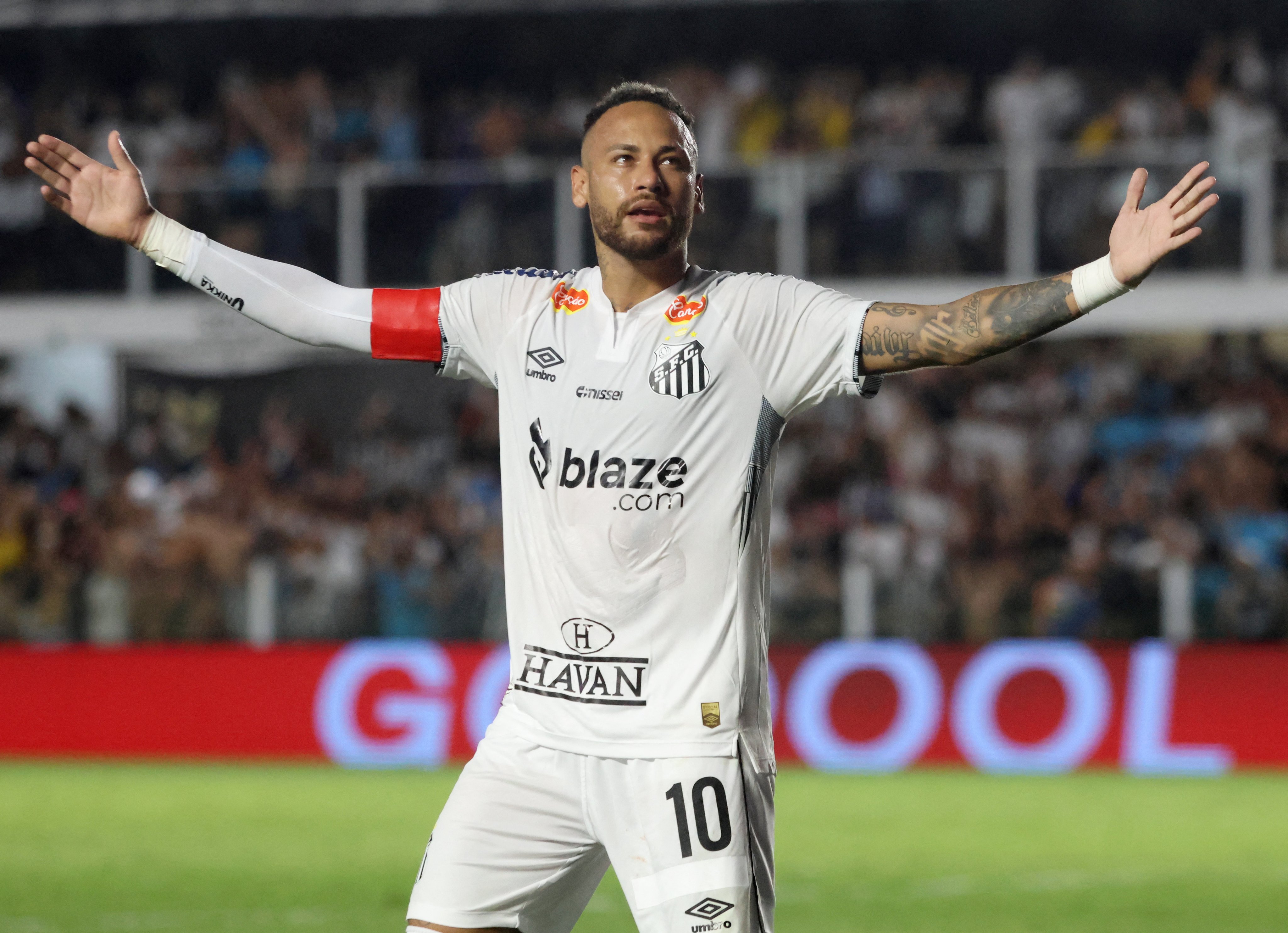 Neymar offers himself to Italian giants