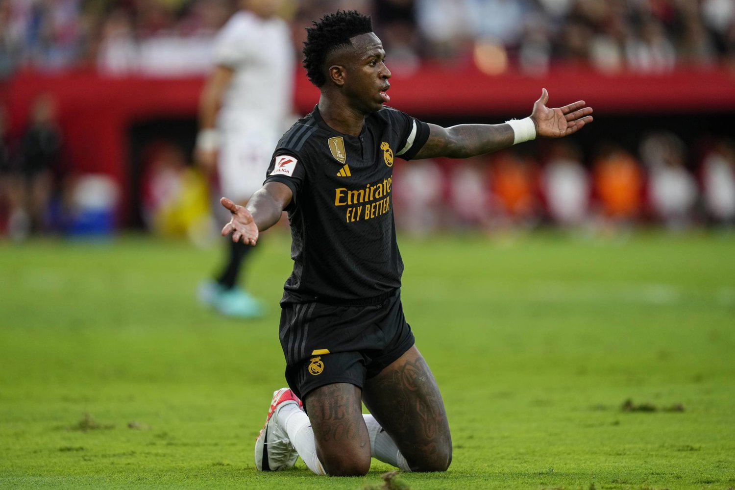 فينيسيوس يهدد ريال مدريد