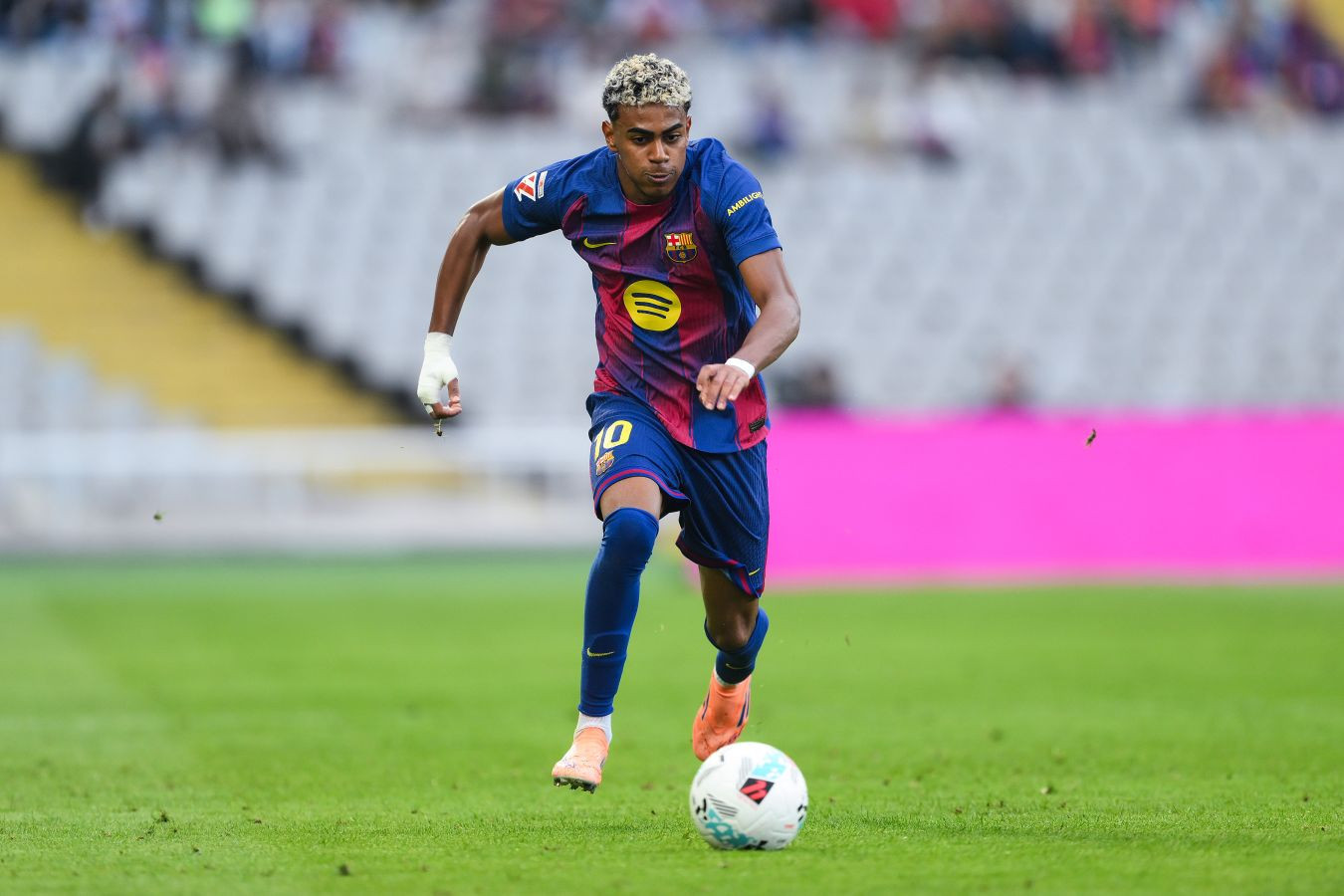 Barcelona star buys Pique and Shakira's mansion