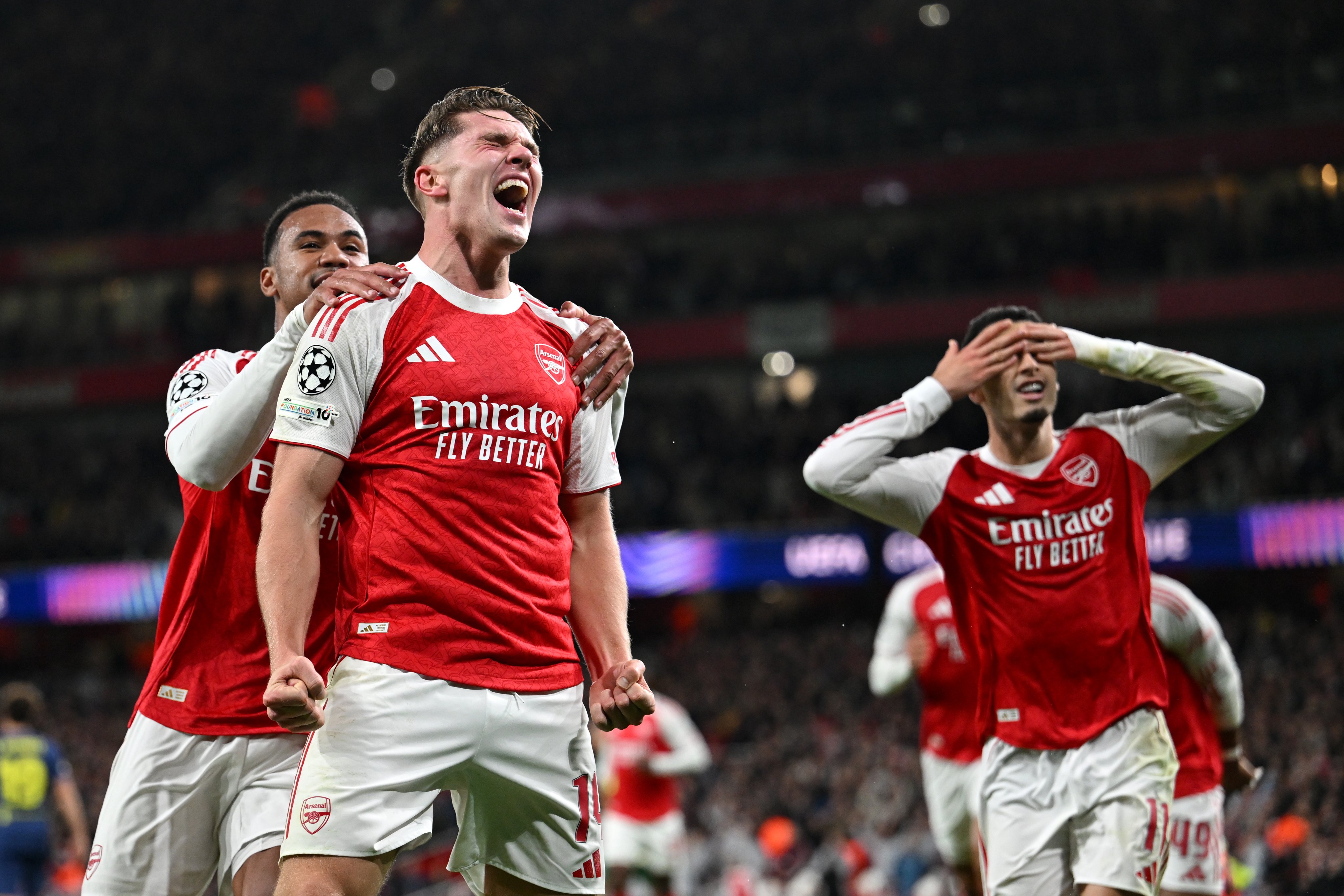 Time bombs threaten Arsenal's Premier League dream