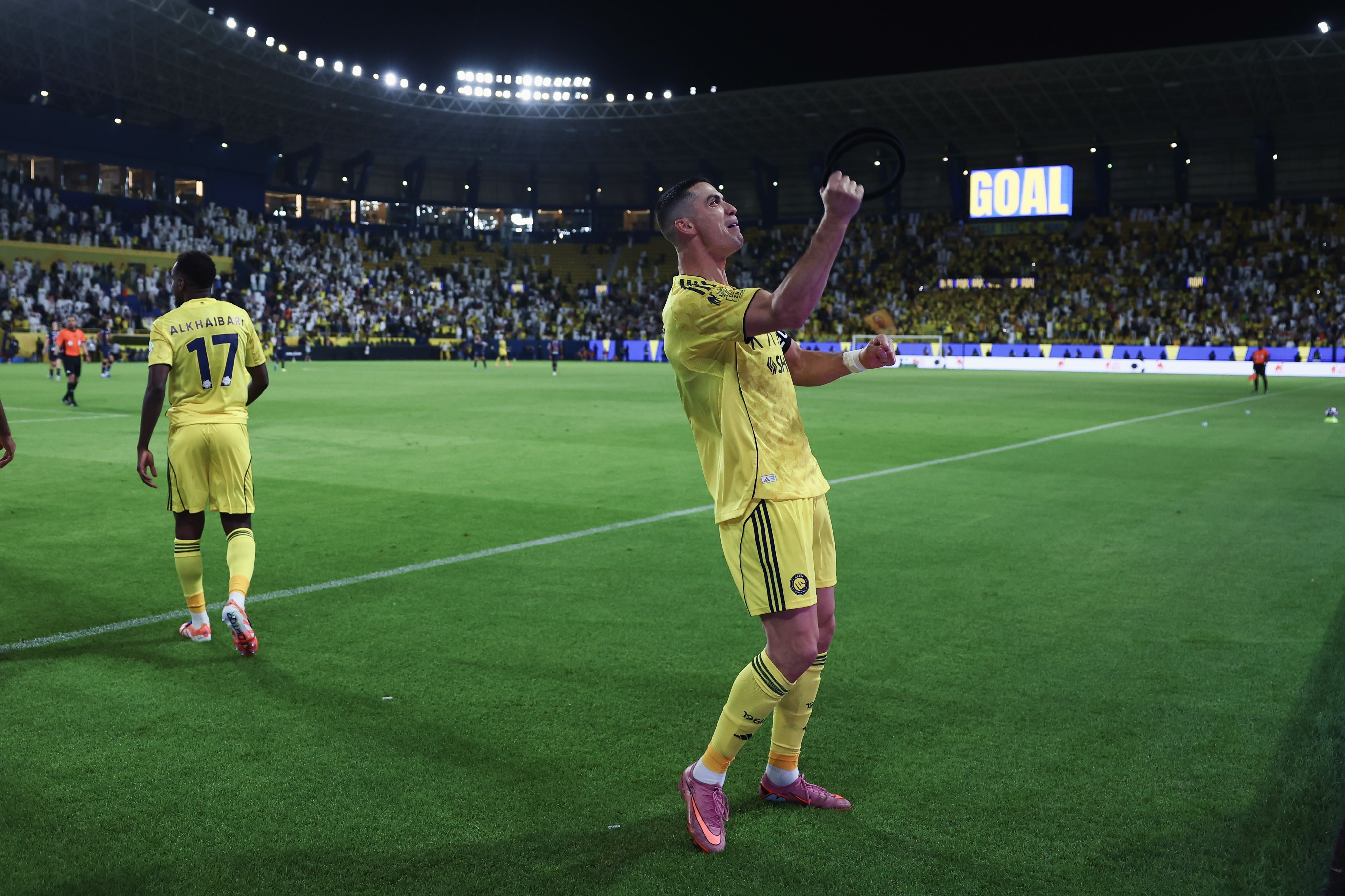 Ronaldo surpasses Al-Hilal legends... Find out the details!