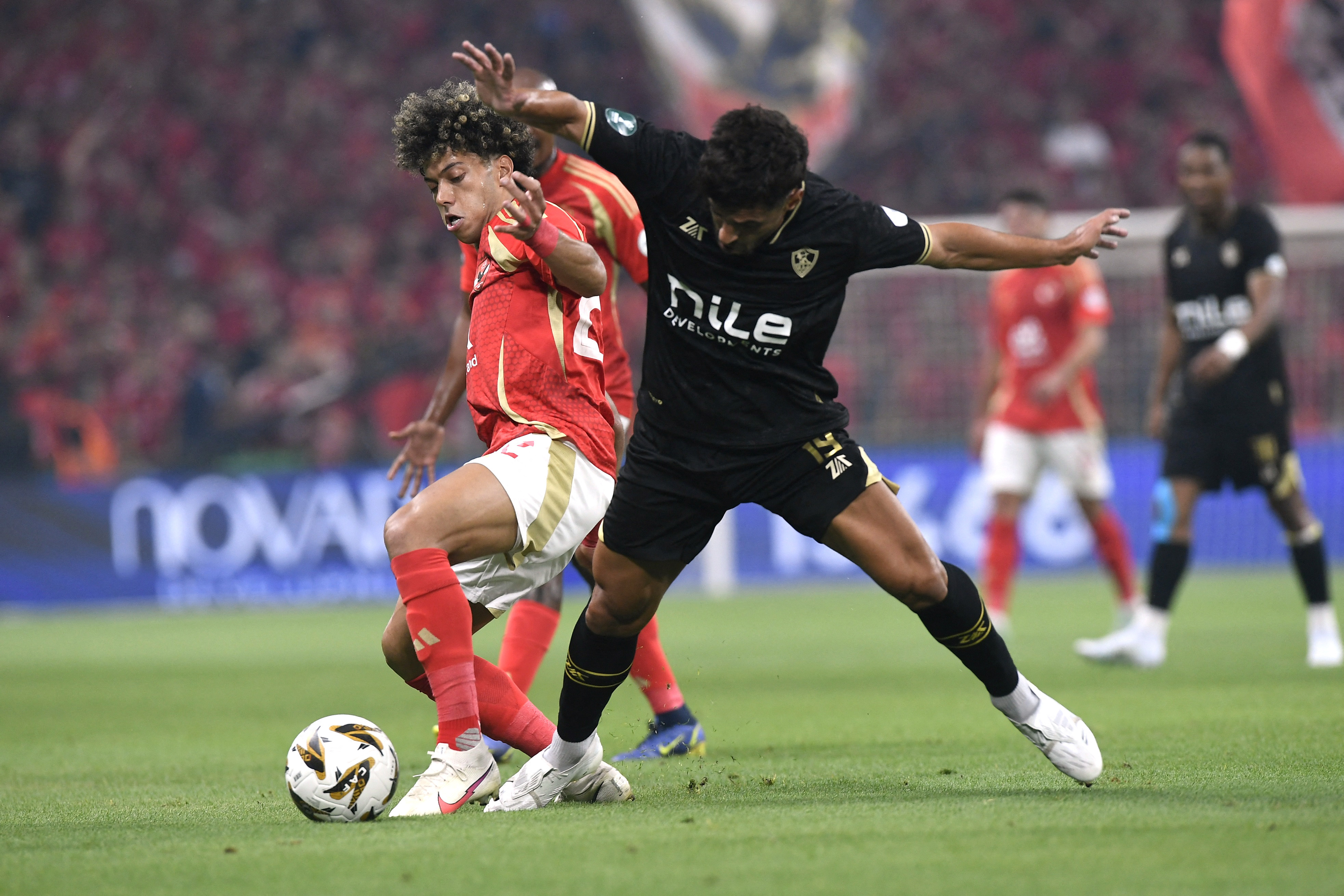 من سيحسم السوبر المصري.. الأهلي أم الزمالك؟