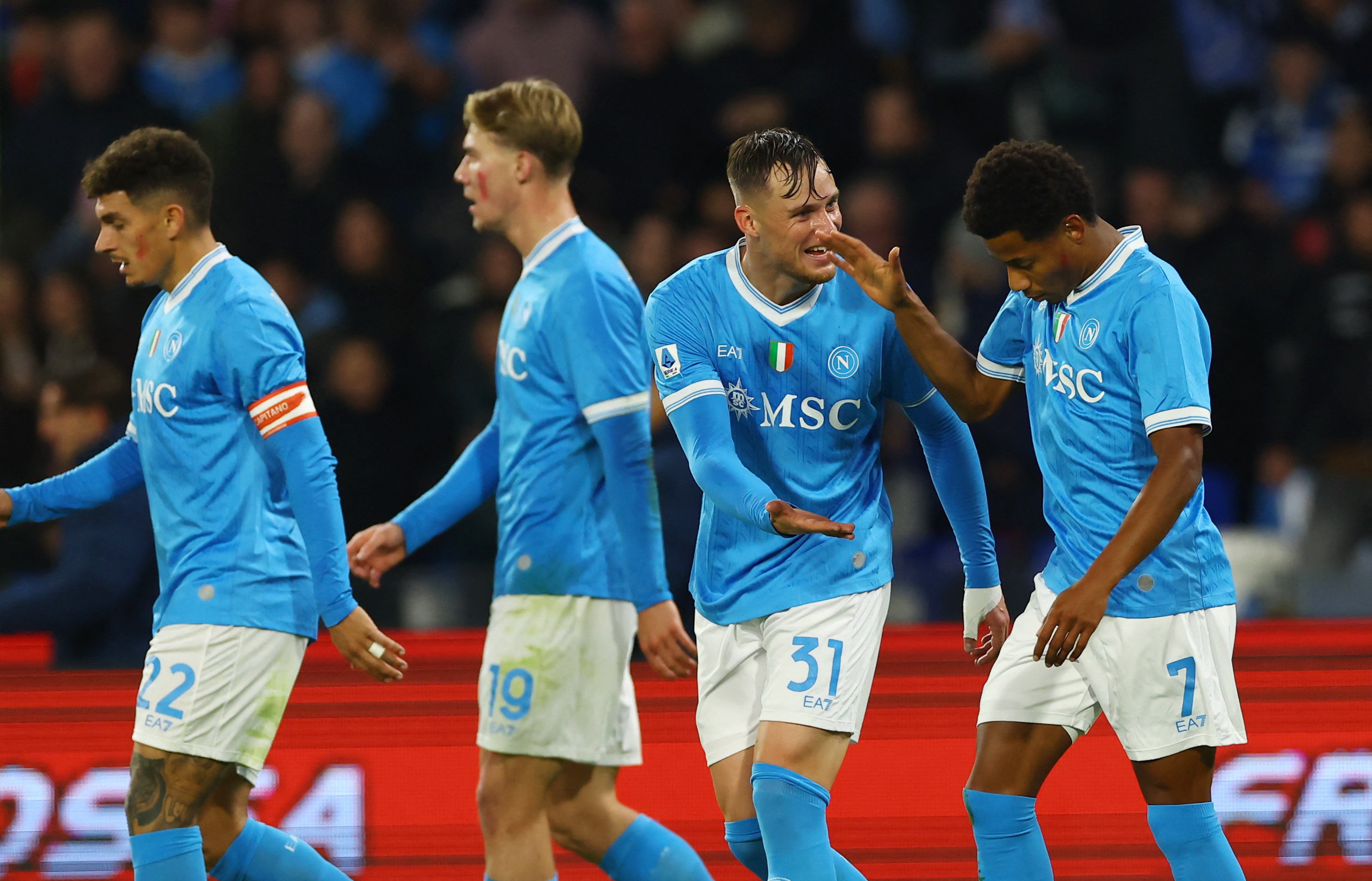 بثلاثية أتالانتا.. نابولي يتصدر الكالتشيو