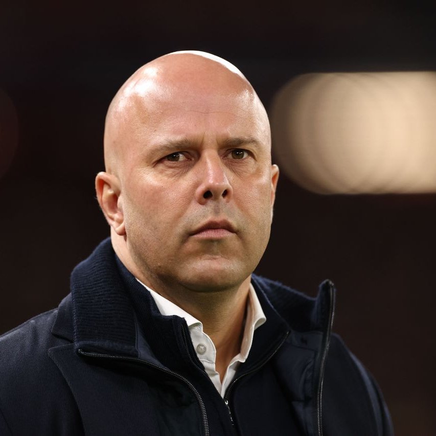 موقف ليفربول من إقالة سلوت