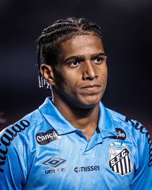 Barcelona are monitoring Santos' Brazilian full-back