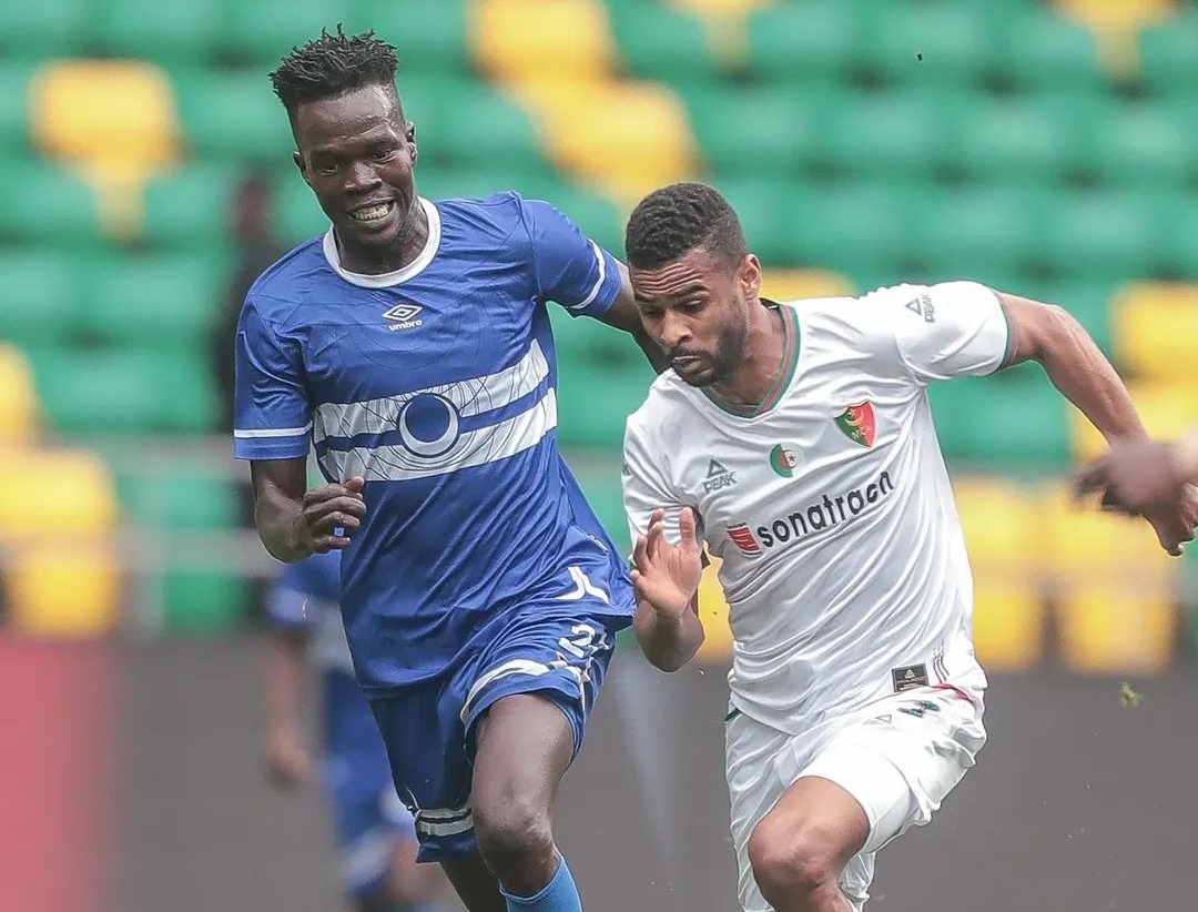 أزمة الهلال ومولودية الجزائر.. قرارات الكاف قاسية!