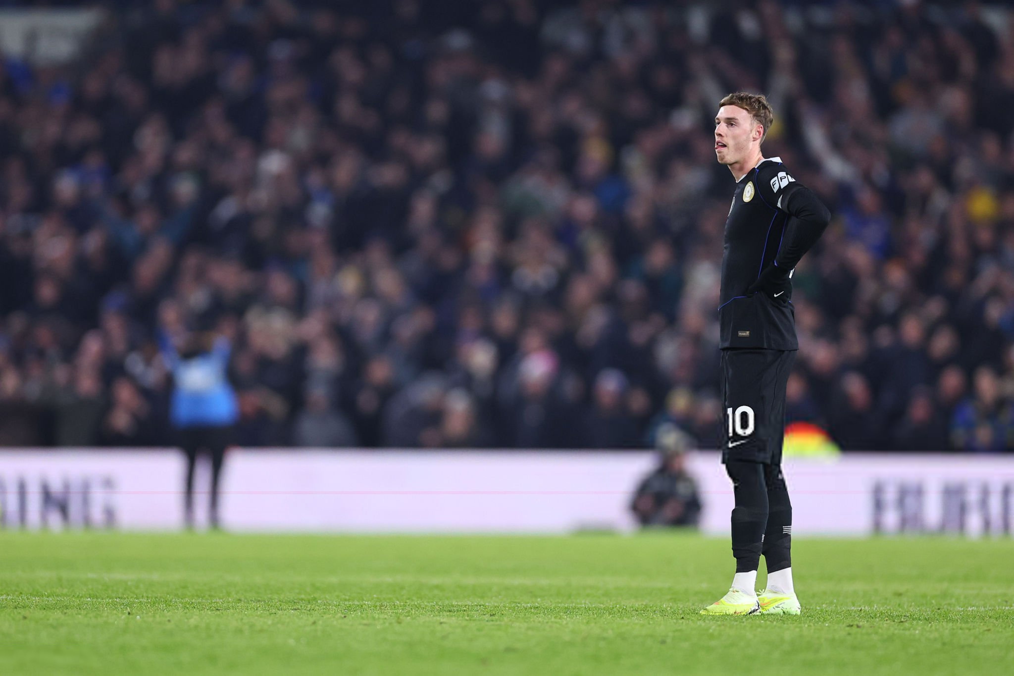 تشيلسي ينهار أمام ليدز في ليلة عودة بالمر