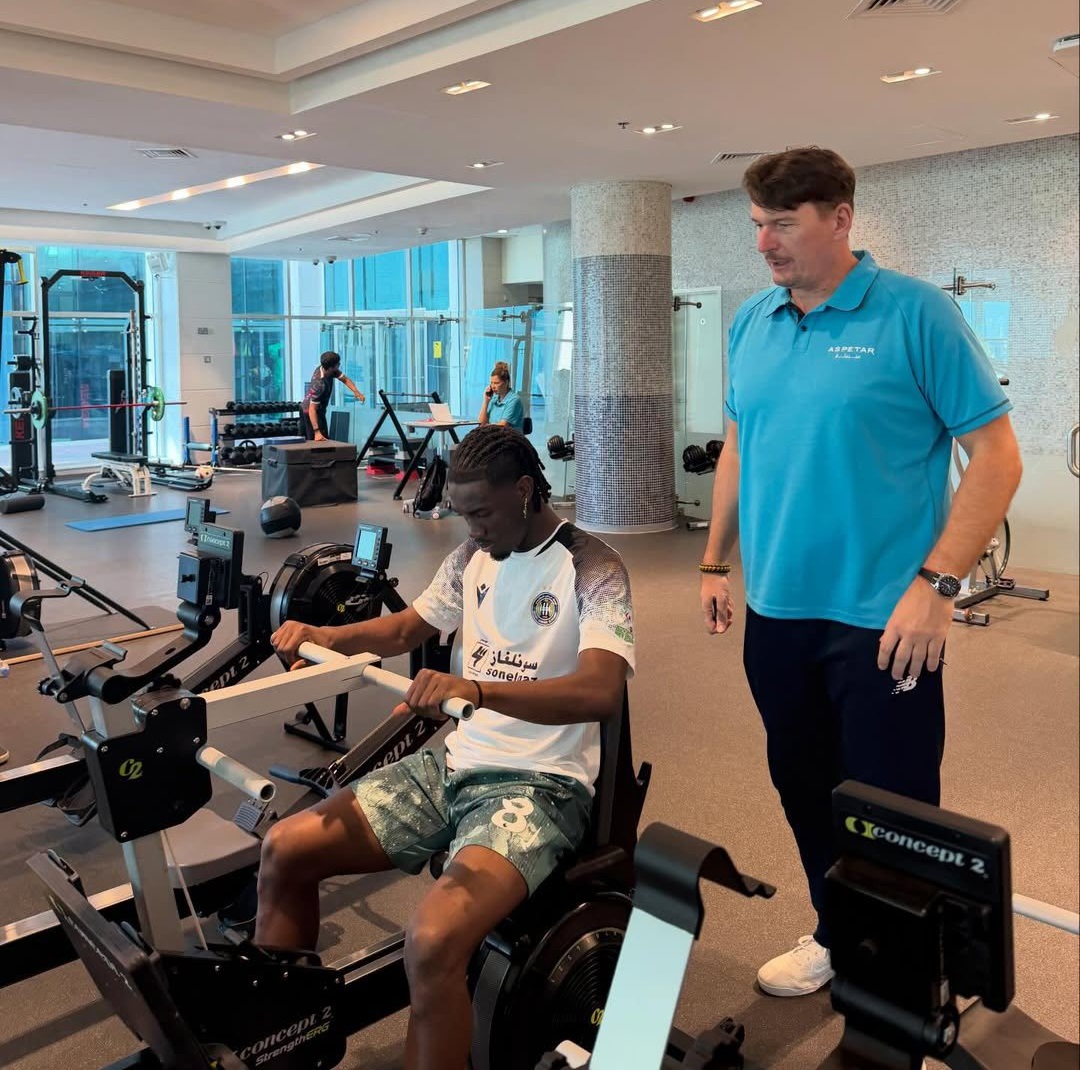 نجم توتنهام يخضع للتأهيل في سبيتار بالدوحة