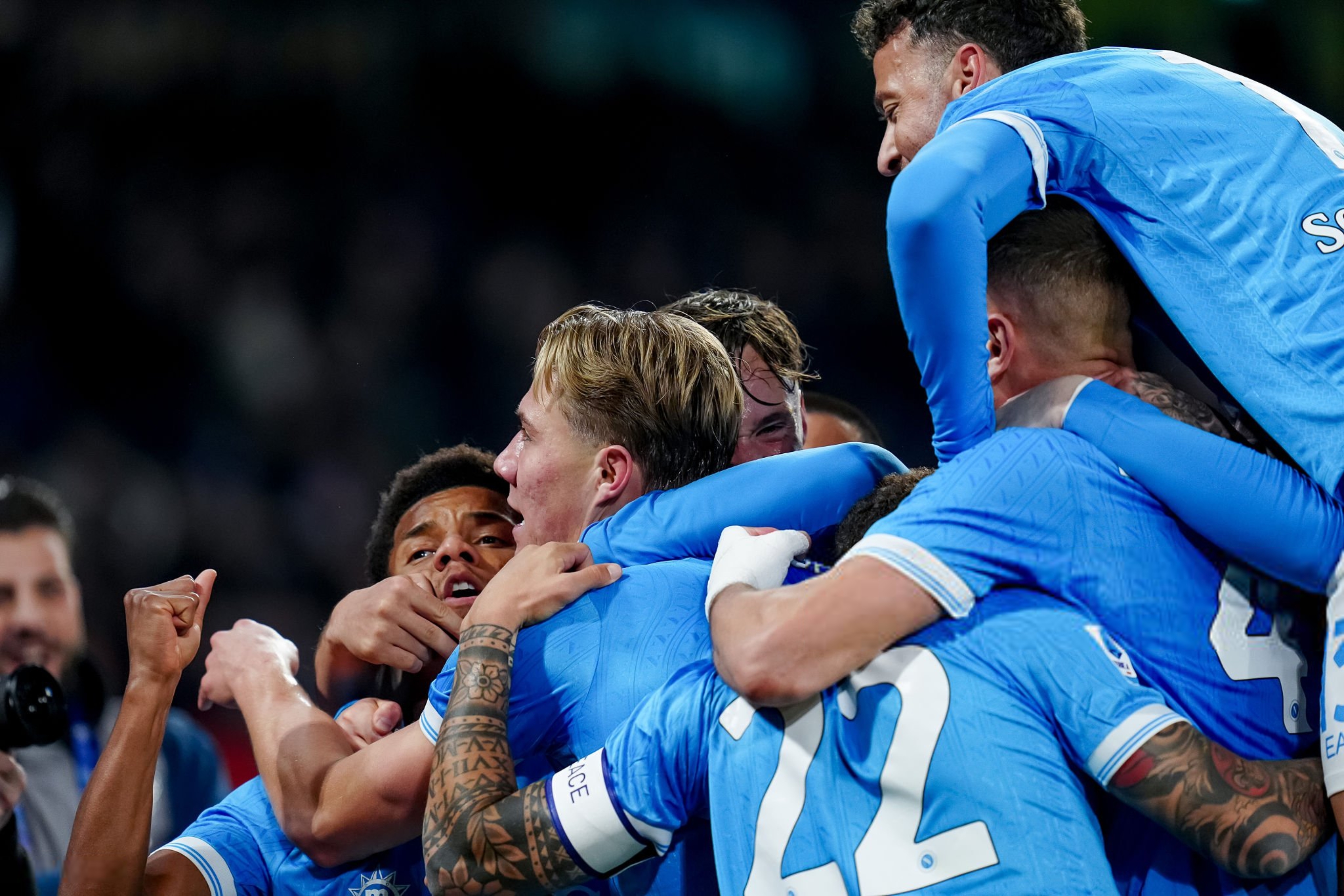 هويلوند يقود نابولي للفوز على يوفنتوس