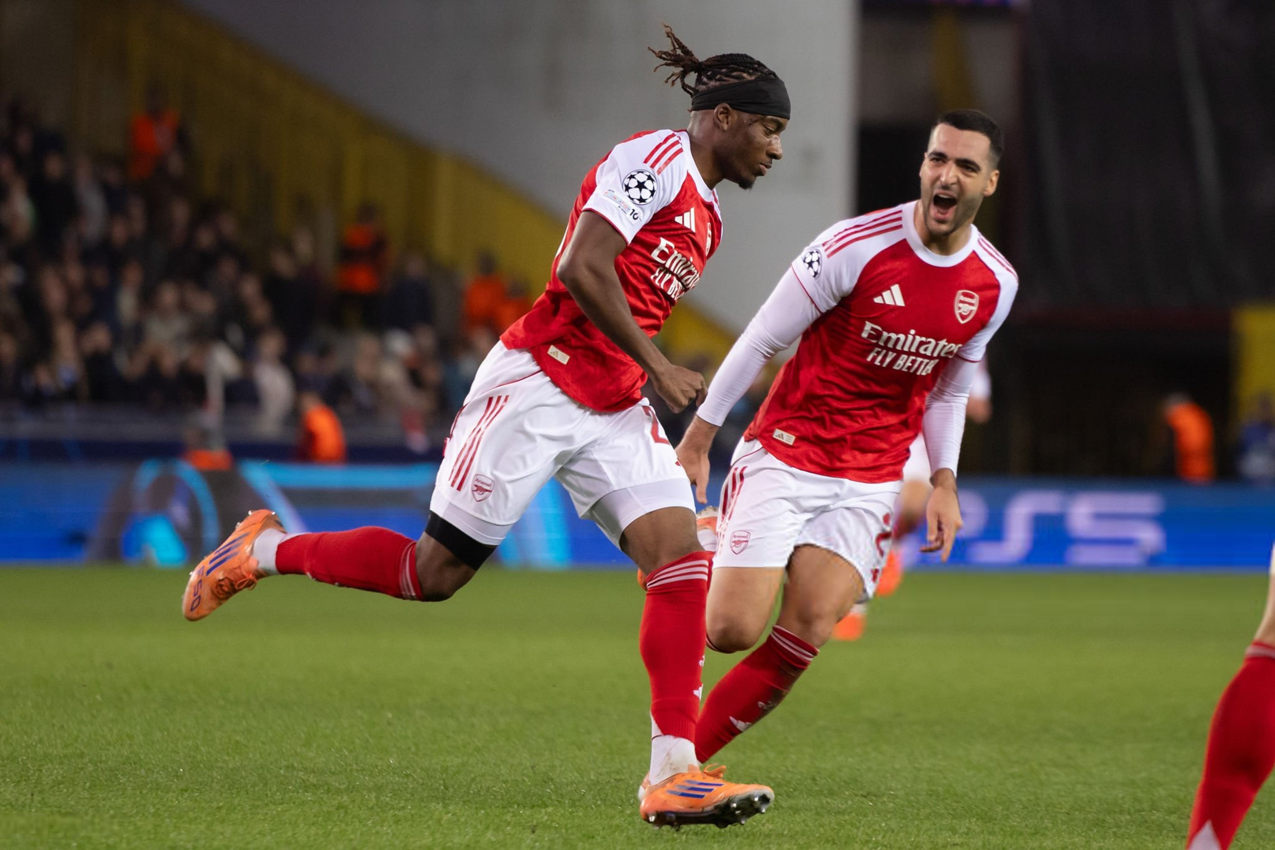 آرسنال ينفرد بصدارة دوري الأبطال