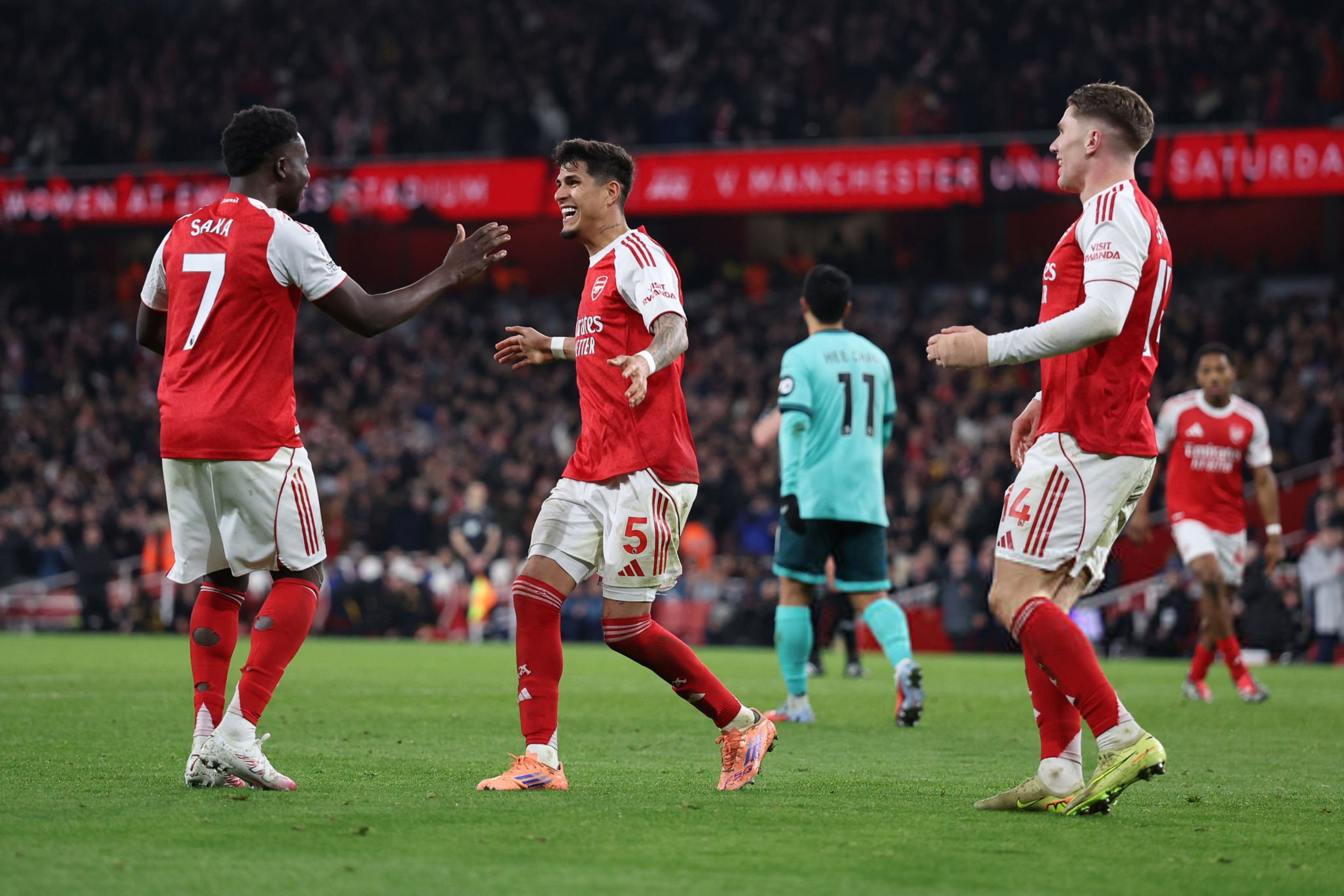 أرسنال يهزم وولفرهامبتون بسيناريو جنوني