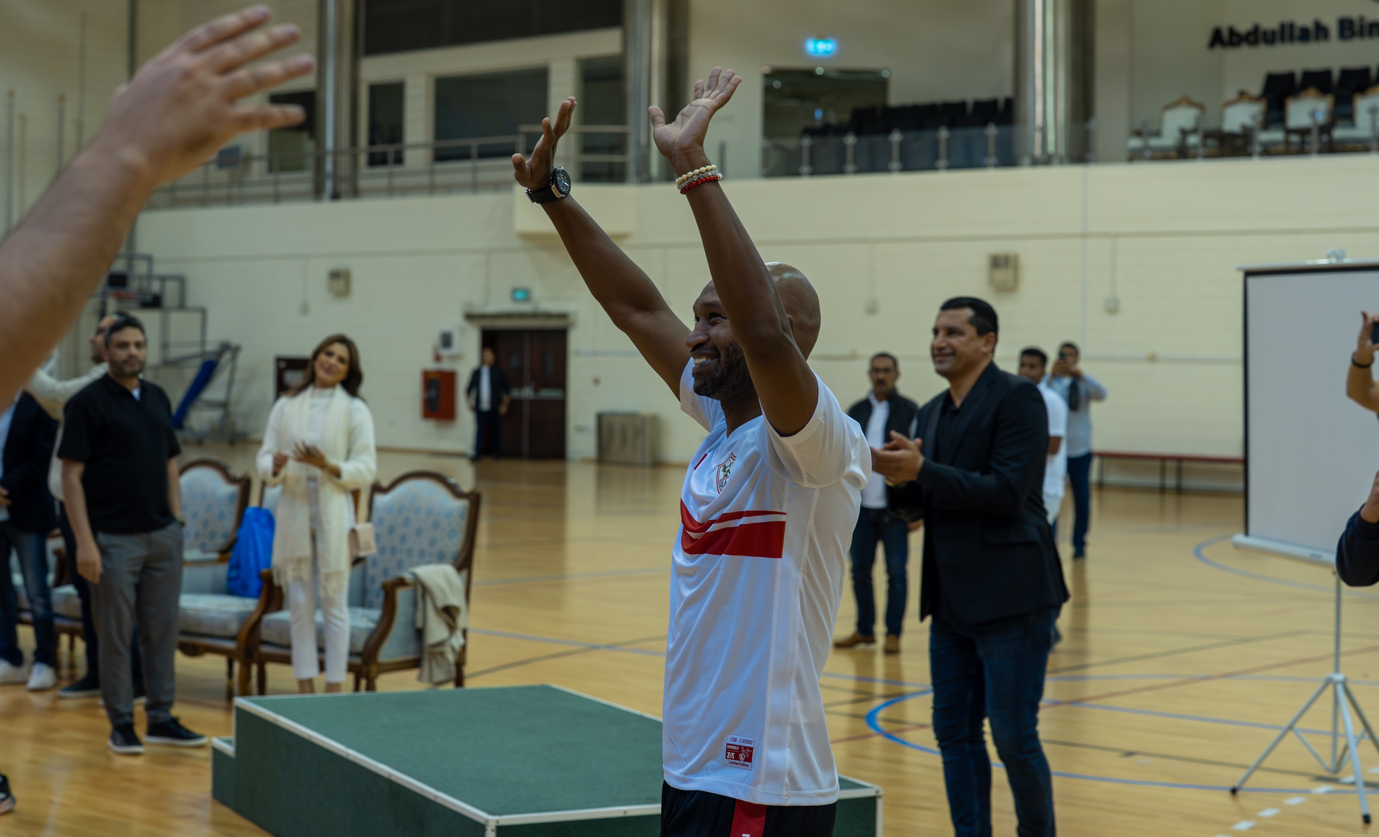 بالفيديو: رابطة جماهير الزمالك في قطر تكرم شيكابالا