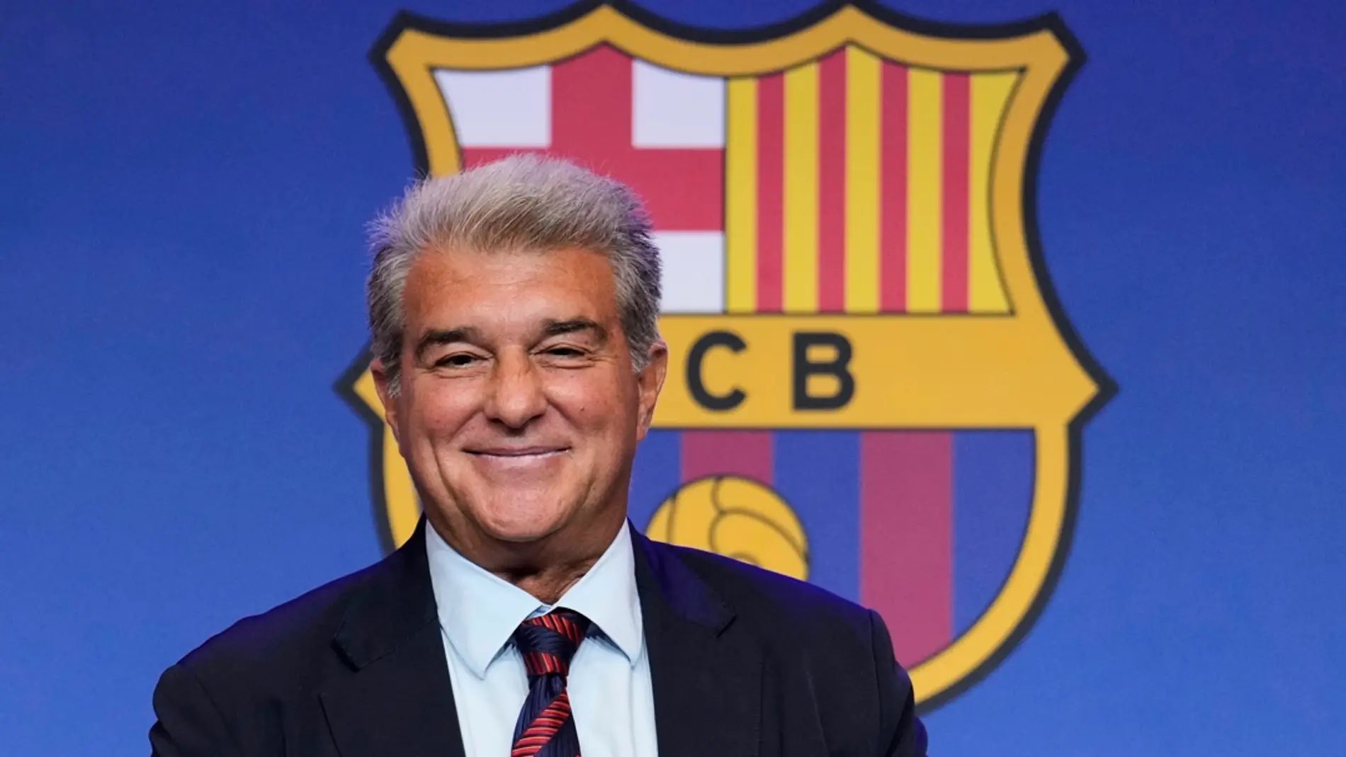 هجوم بيريز على برشلونة يشعل رد لابورتا!