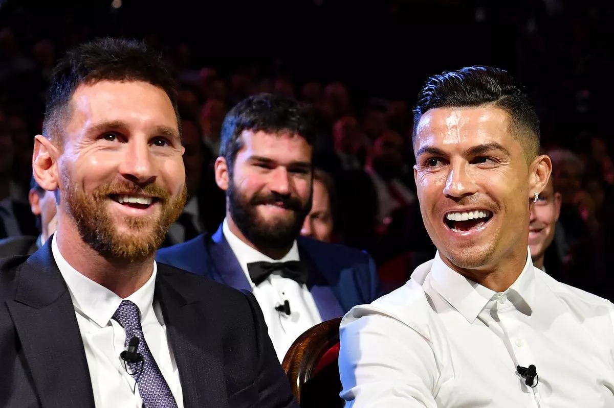 اختيارات ميسي وبديل رونالدو في 