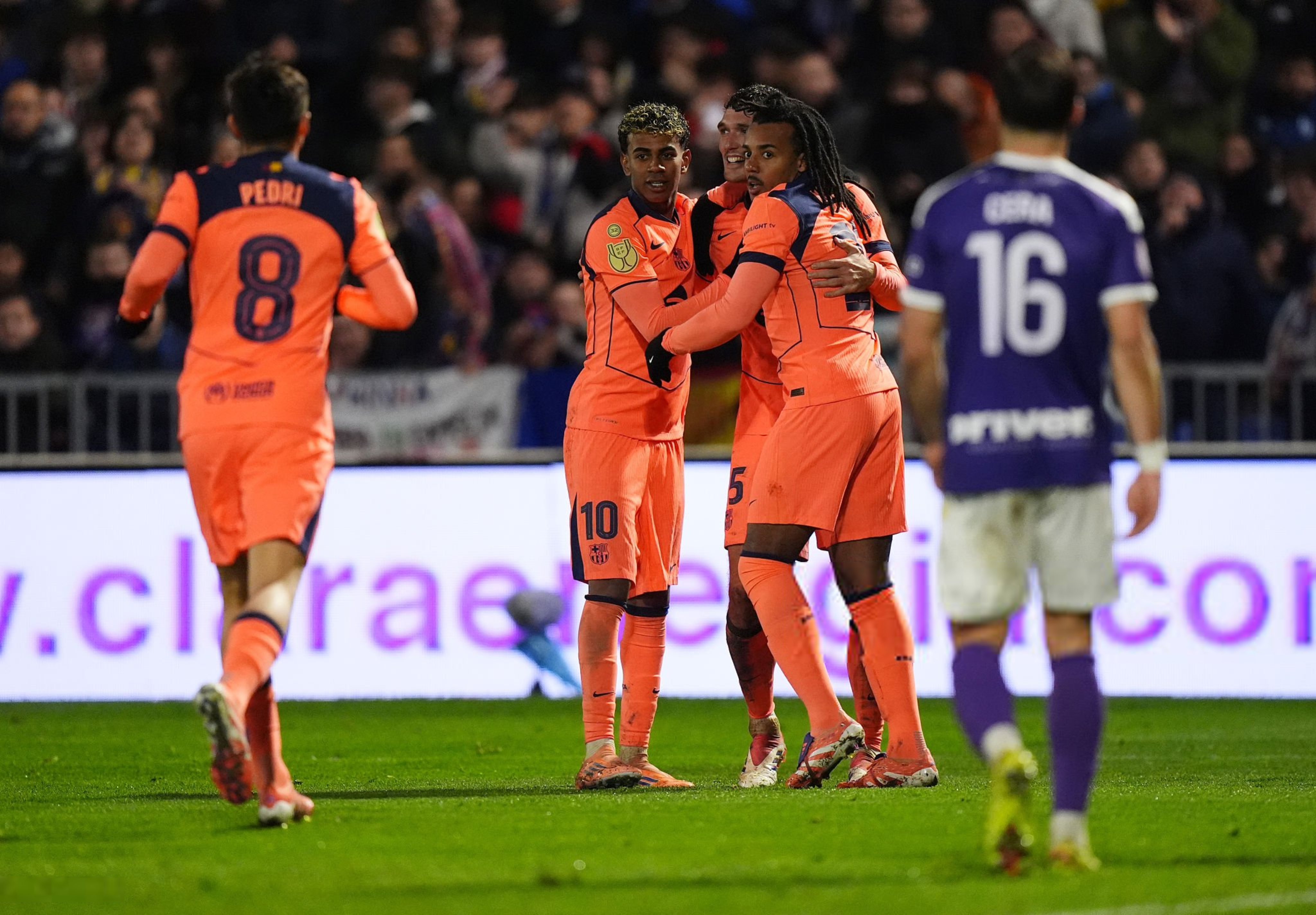 برشلونة ينجو من مفاجآت كأس الملك