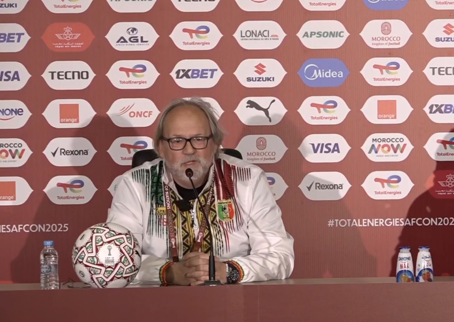 مدرب مالي يهاجم التحكيم أمام المغرب